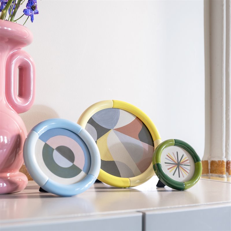 Photo frame rift round yellow