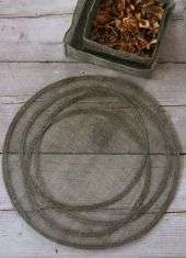 Abaca Linen Underplate With Irregular Hoops