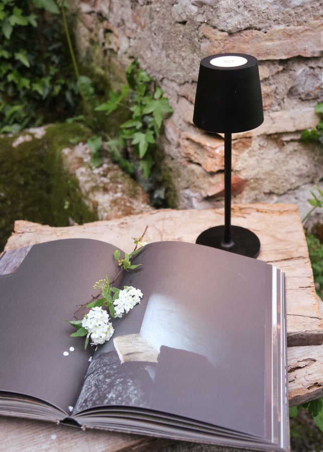Black Iron Touch Table Lamp with USB
