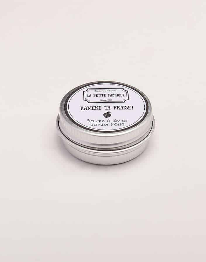 Nourishing lip balm with apricot oil and shea butter lip balm la petite fabrique