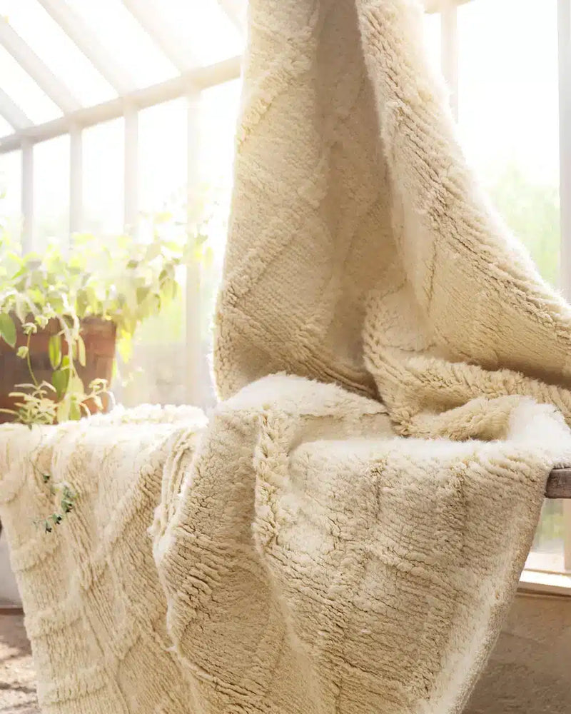 Traceable Rug Badal - Off White