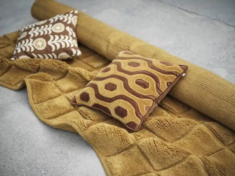 Traceable Rug Loha - Masala Yellow