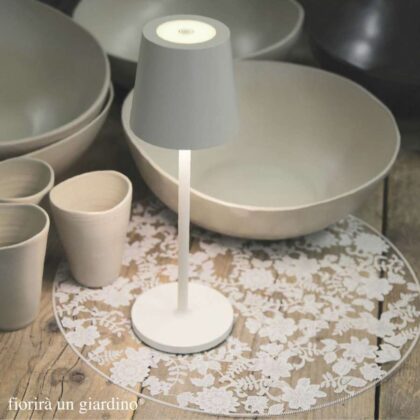 Handmade texture big bowl by Fiorira un Giardino. Dinnerware big bowl set from natural materials and pigments.