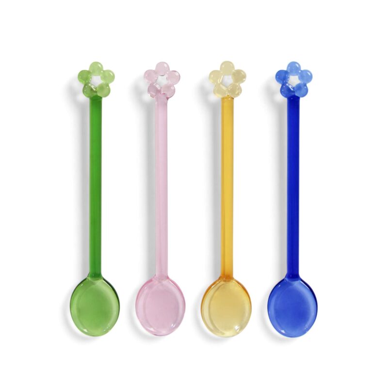 Style your favourite drink with these pin spoons. This set consists of four different colours and come in a beautiful gift box. Colourful spoons