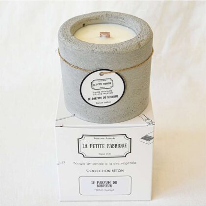 Natural amber scented candle artisinal rapeseed wax la petite fabrique