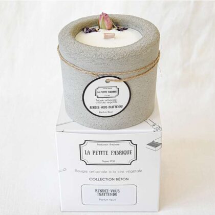 Natural and artisanal floral scented candle with rapeseed wax la petite fabrique